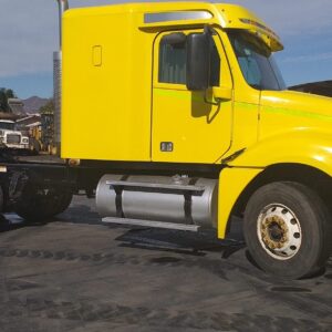 Tracto camión marca FREIGHTLINER Modelo CL 120